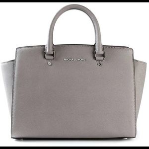 EUC Large Michael Kors Selma Bag